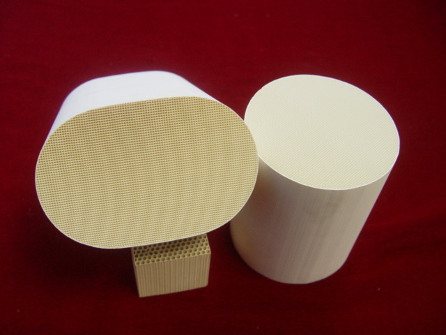 Cylindrical 600cpsi Honeycomb Ceramic Substrate for Catalytic Converter