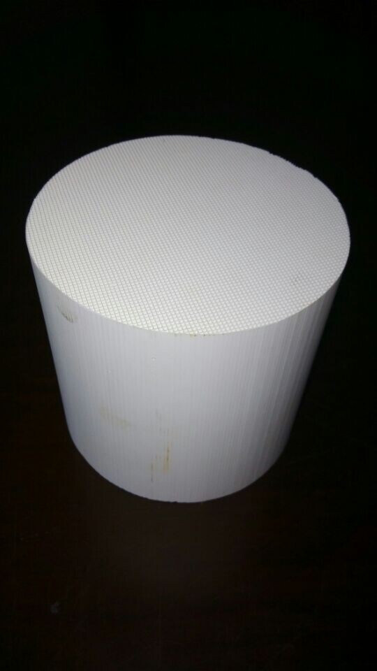 Honeycomb Ceramic Substrate Ceramic Honeycomb Used in Car Catalytic Converter