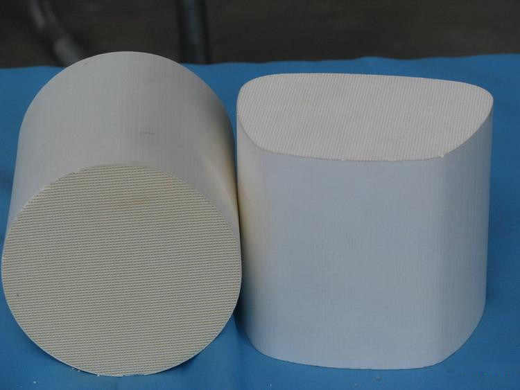 Ceramic Honeycomb Substrate as Auto Catalyst Carrier